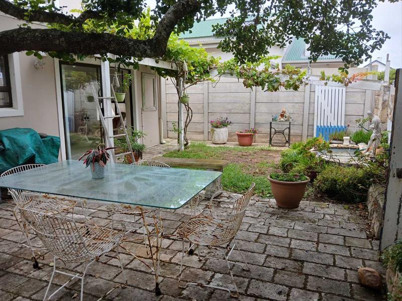 3 Bedroom Property for Sale in Stilbaai Wes Western Cape